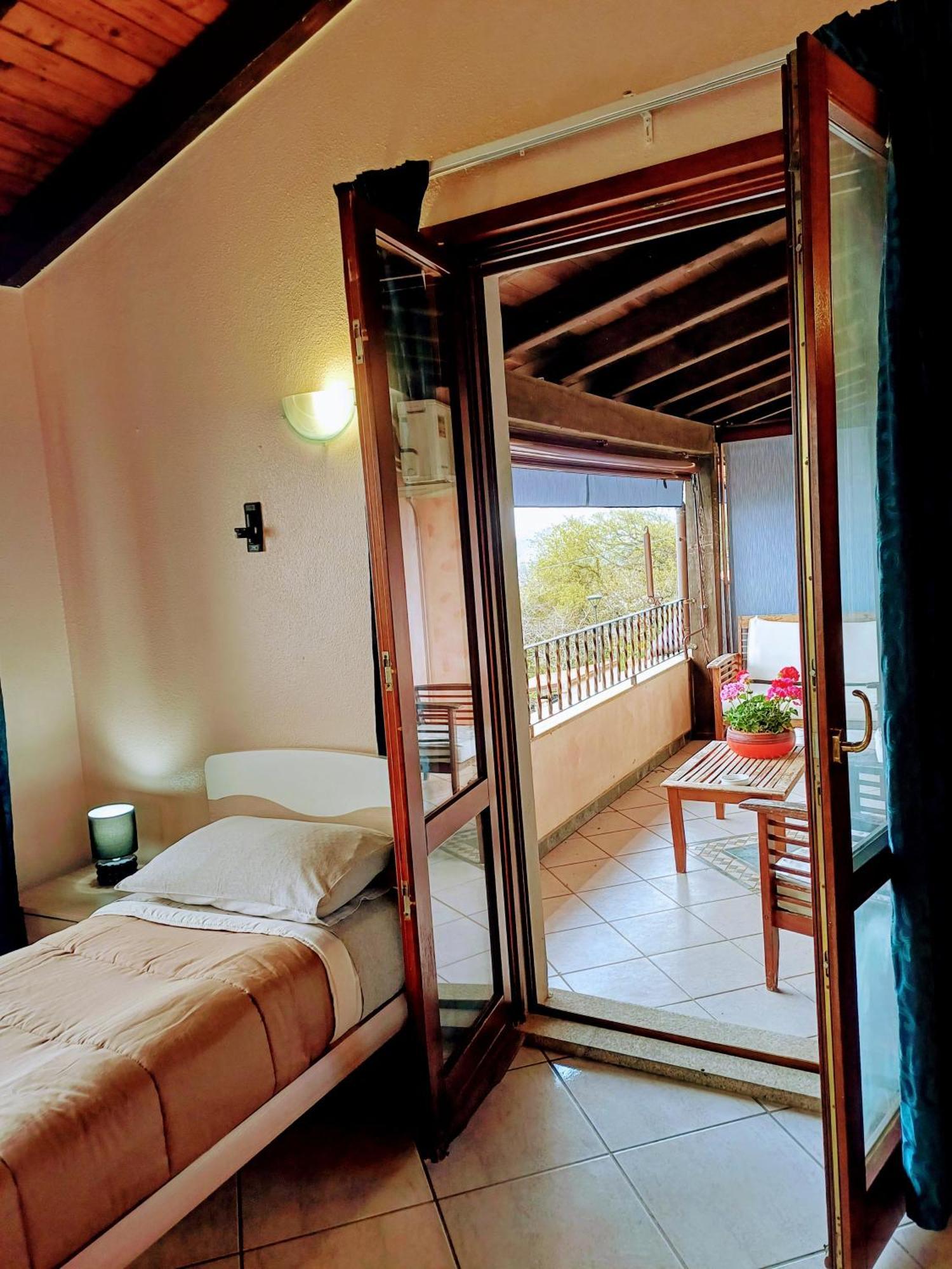 Monti E Mare Bed and Breakfast Lanusei Buitenkant foto