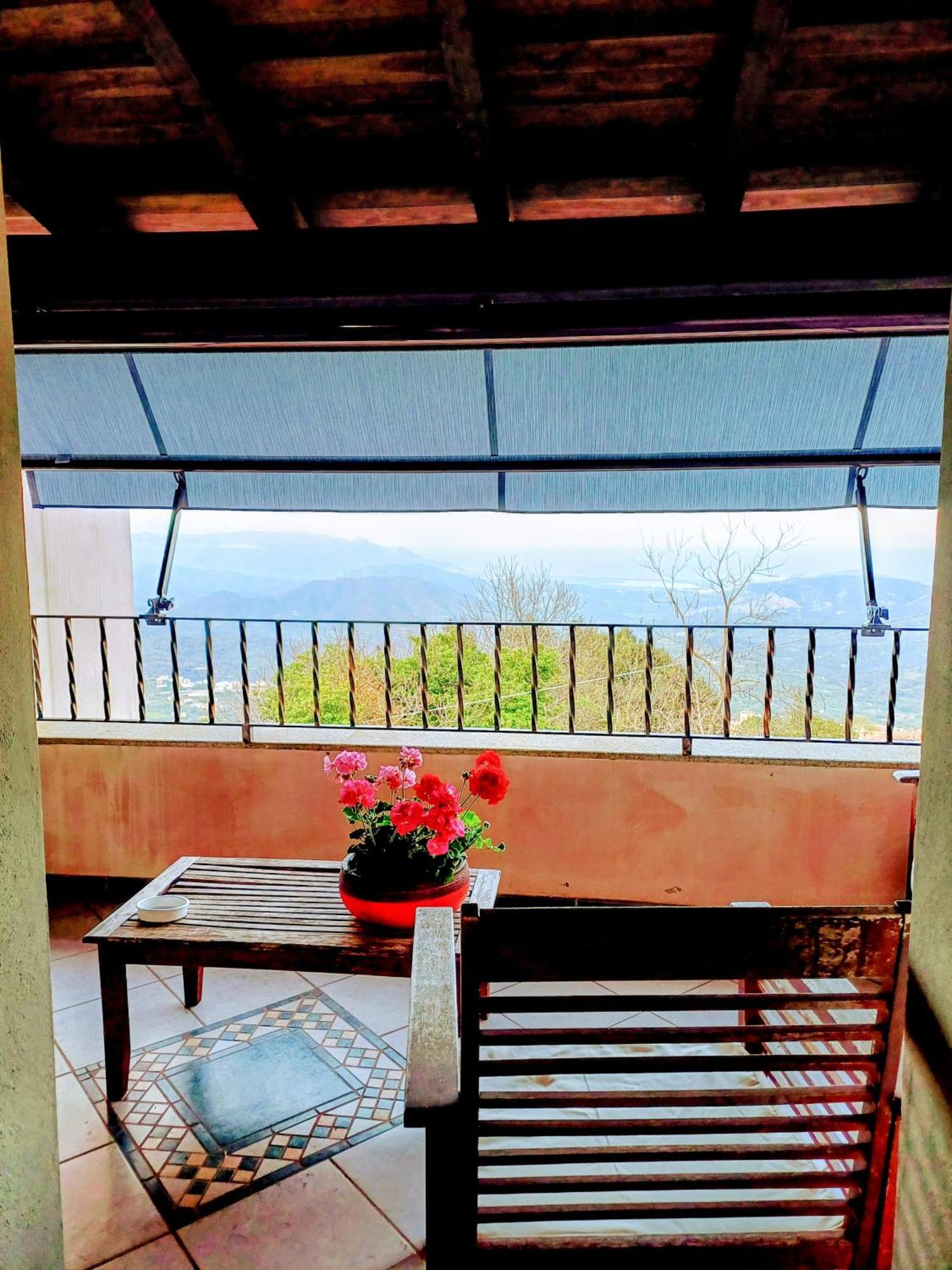 Monti E Mare Bed and Breakfast Lanusei Buitenkant foto